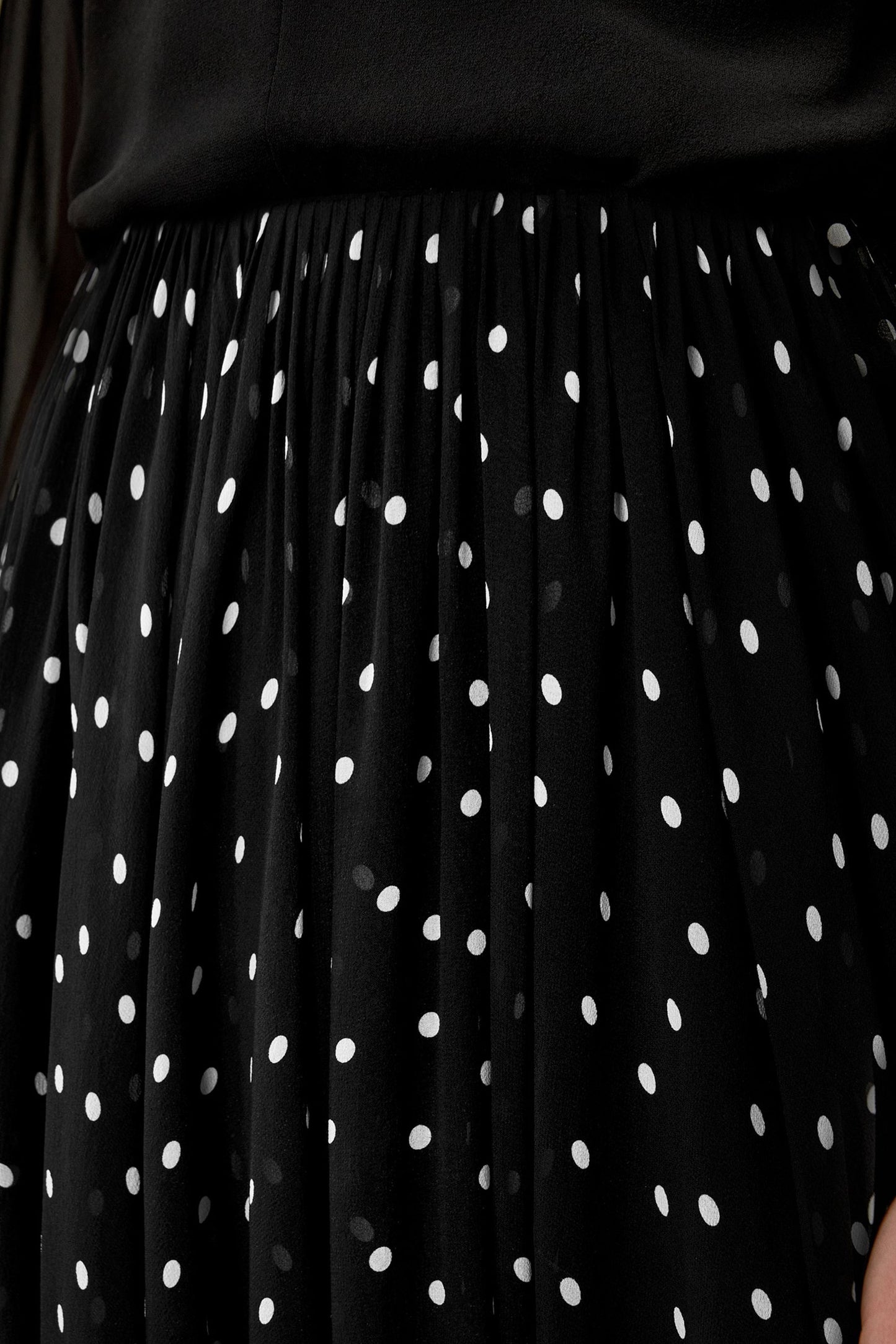 #color_Black